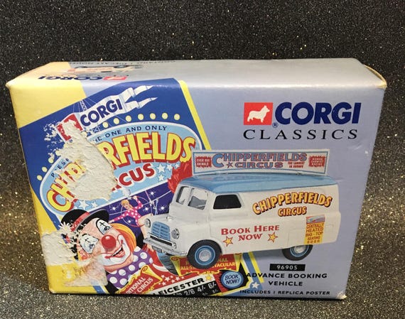 Circus Chipperfieds – Deux Véhicules Corgi Transporter (épaves, Pièces Détachées)