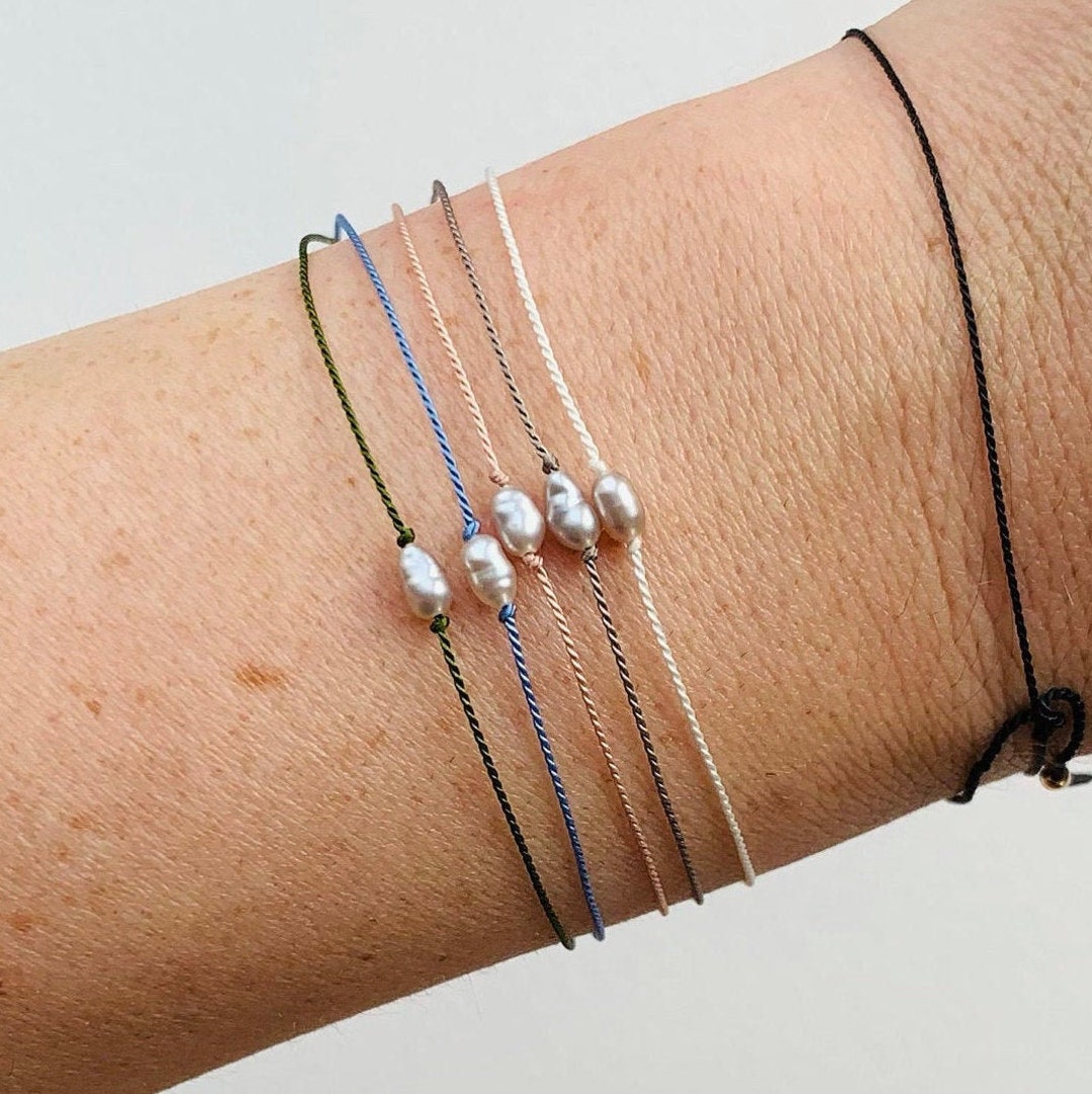 string bracelet tie