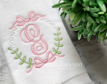 Serviettes du bout des doigts monogrammées et couverture en tissu de lin monogrammée | Serviettes brodées au bout des doigts | Couverture en tissu de lin brodé