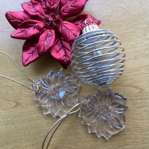 Christmas Kitsch Vintage Pair Of Mikasa Crystal Poinsettia Ornaments 3D Beautiful Excellent