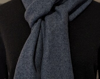 YIKES Scarf Shop Vintage 100% Lambs Wool Scarf Subtle Indigo Blue Herringbone Mens Winter Soft & Warm Excellent