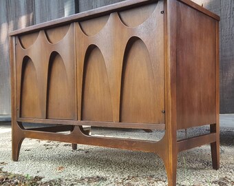 vintage bar cabinet mid century modern sold midcentury modern broyhill brasilia 37 bar cabinet etsy vintage bar cabinet mid century modern sold midcentury modern broyhill brasilia 37 bar cabinet etsy