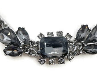 Gray rhinestone necklace | White House Black Market necklace