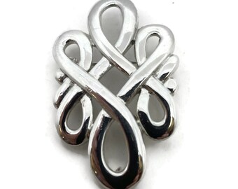 Silvertone scroll brooch | vintage pin