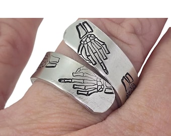 Skeleton Middle Finger Wrap Ring in Silver – Unique Halloween Jewelry, Gothic Statement Ring, Skeleton Hand Ring, Spooky Silver Ring