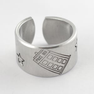Tardis Ring - Polizei Box Ring - Nerd Schmuck - Nerd Geschenk - Verstellbarer Ring - Silber Ring - Geschenk für Freund - Fun Ring - Strumpfstopf