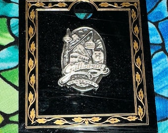 GATLINBURG The GREAT SMOKY Mountains Tennessee Silvertone Souvenir Pin on Original Packaging Tram Mountains Bear Space Needle