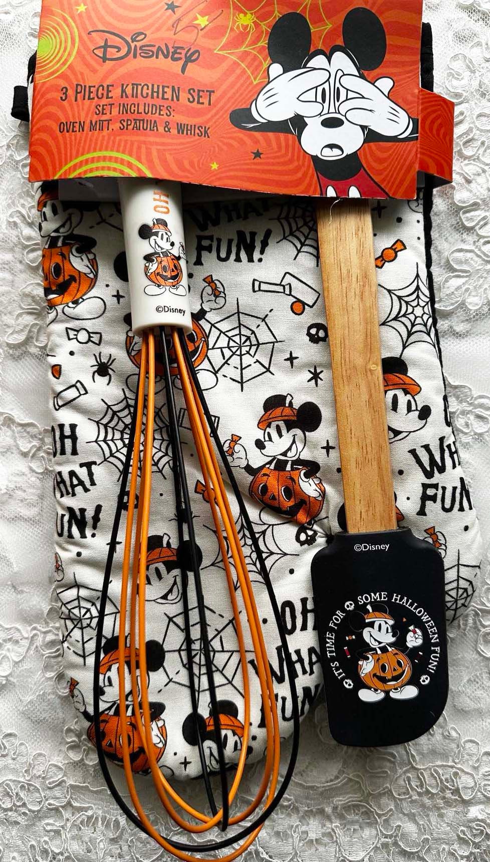 FESTIVE MICKEY MOUSE Disney Halloween Kitchen Cooking Baking 3 Piece Set  Oven Mitt Spatula and Whisk New on Original Packaging 