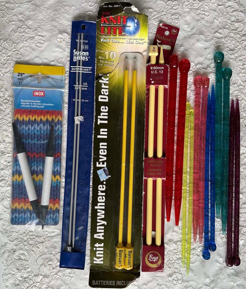 LARGE GROUP KNITTING Needles Big Variety Plastic Metal Knit Lite might need new batteries and More image 1
