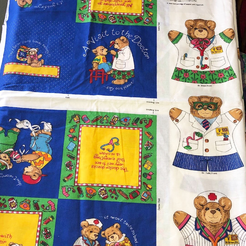 Teddy Bear Nurse Pattern Print Bed Set Quilt