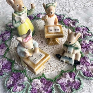 VINTAGE MICE SCHOOL Teacher With Students A.B.C.&#39;s Porcelain Ceramic Figurines Precious Dressed Mice Some Crazing