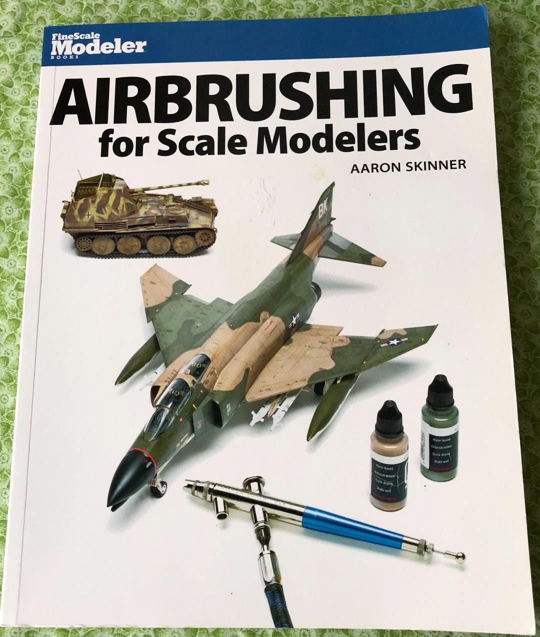 AIRBRUSHING Finescale MODELER INSTRUCTION Softbound Book New Condition