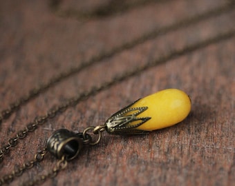 Yellow Agate Stone Drop Pendant Yellow Tear Drop Necklace Agate Stone Necklace Boho Brass Necklace Yellow Drope Everyday Woman Necklace Gift