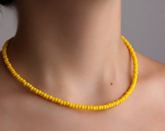 Yellow Glass Beads Choker Bright Yellow Necklace Simple Short Necklace Minimalist Yellow Beach Choker Yellow Jewelry Minimal Bright Necklace