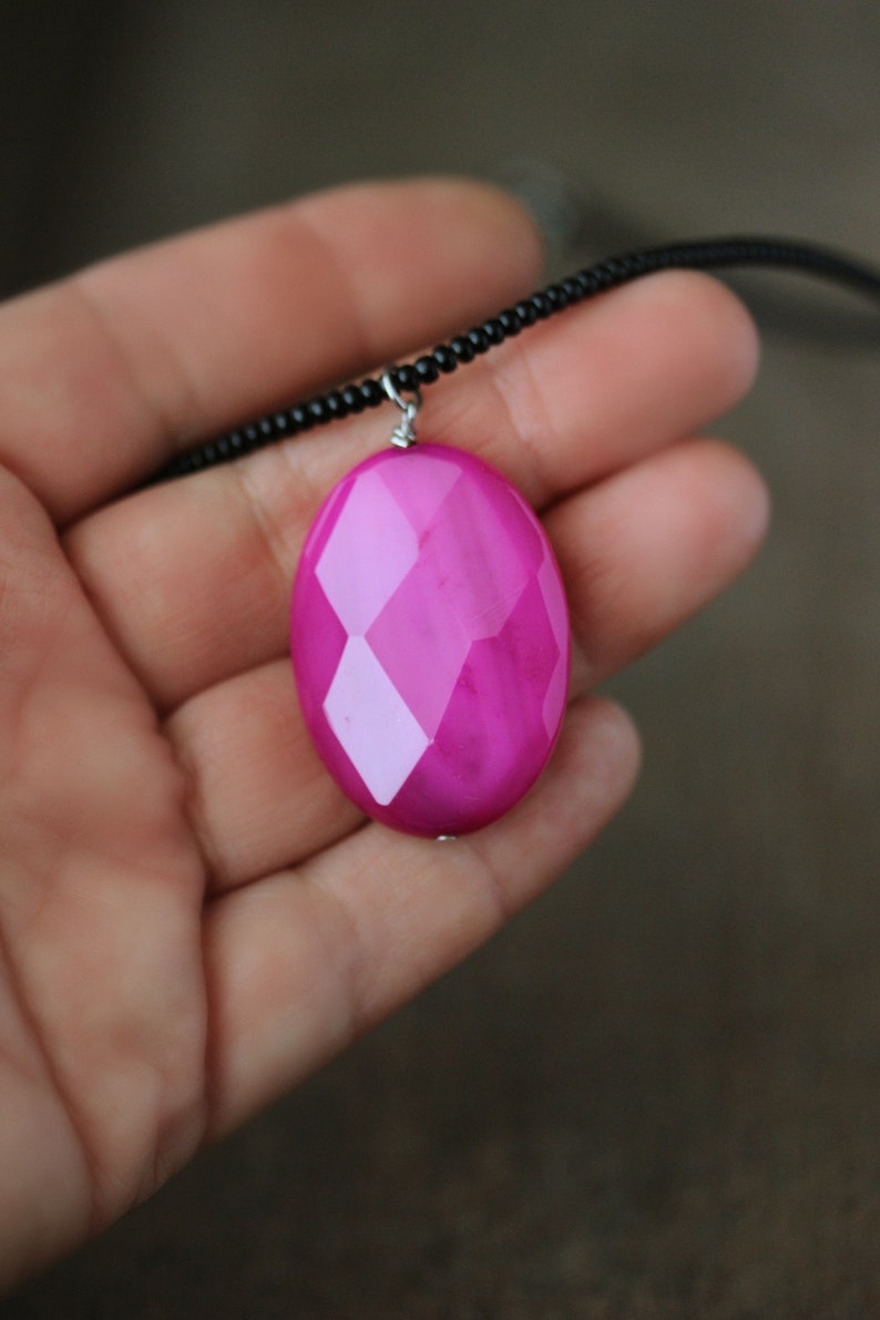 Hot Pink Dyed Agate Stone Pendant Bright Pink Stone Pendant Unique black Pink Necklace Short Seed Beads Necklace Big Pink Oval Stone Pendant image 3