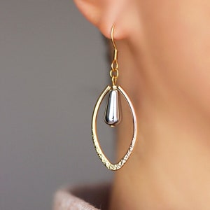 Long Oval Gold Tone Earrings Silver Hematite Stone Earrings Silver Drop Earrings Unique Elegant Dangle Earrings Gold Silver Teardrop Earring zdjęcie 2