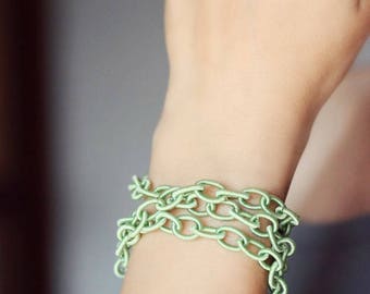 Grünes Chunky Armband Wickelarmband Stoffkette Armband Gliederarmband Grün Armband Schichten Armband Satinarmband Boho Armband Modern