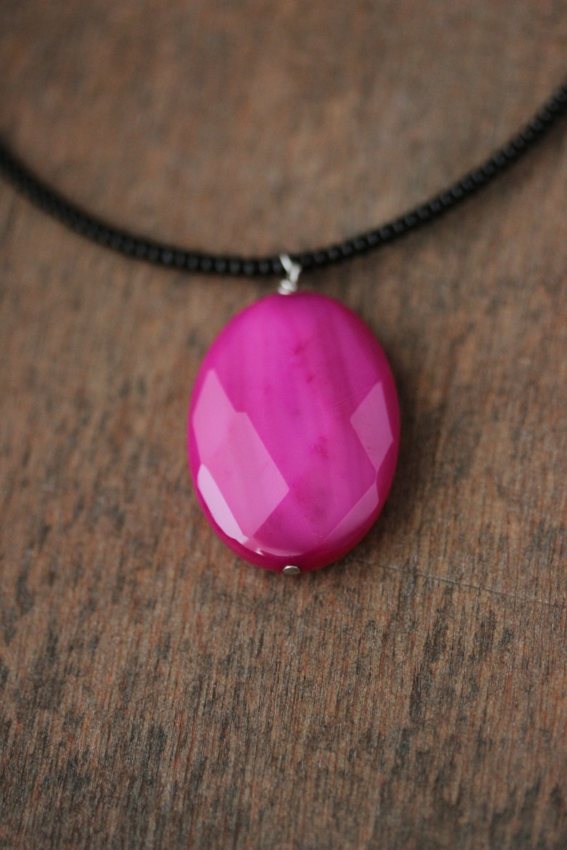 Hot Pink Dyed Agate Stone Pendant Bright Pink Stone Pendant Unique black Pink Necklace Short Seed Beads Necklace Big Pink Oval Stone Pendant image 8