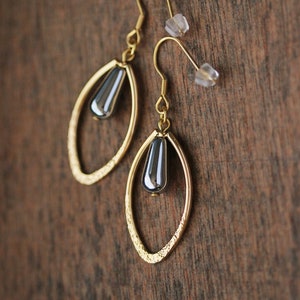 Long Oval Gold Tone Earrings Silver Hematite Stone Earrings Silver Drop Earrings Unique Elegant Dangle Earrings Gold Silver Teardrop Earring zdjęcie 6