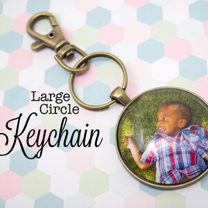 Photo Key Chain - Custom Photo Keyring - Antique Bronze Keychain - Personalized Key Chain - Large Photo Keychain - 38 mm Circle
