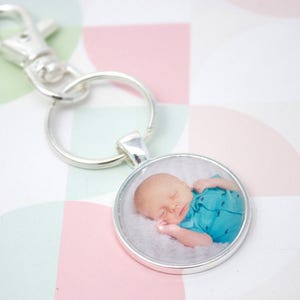 Custom Photo Keyring - Photo Key Chain - Silver Keychain - Personalized Key Chain - Photo Keychain - Picture Keychain - 25 mm / 1 in Circle