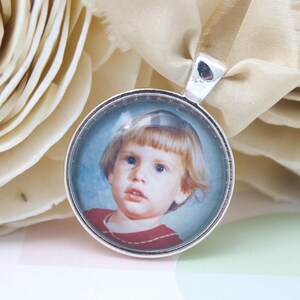 Custom Bouquet Charm - Wedding Photo Charm - Photo Bouquet Charm - Bride Bouquet Charm - Silver Bouquet Charm - 25 mm / 1 in Circle