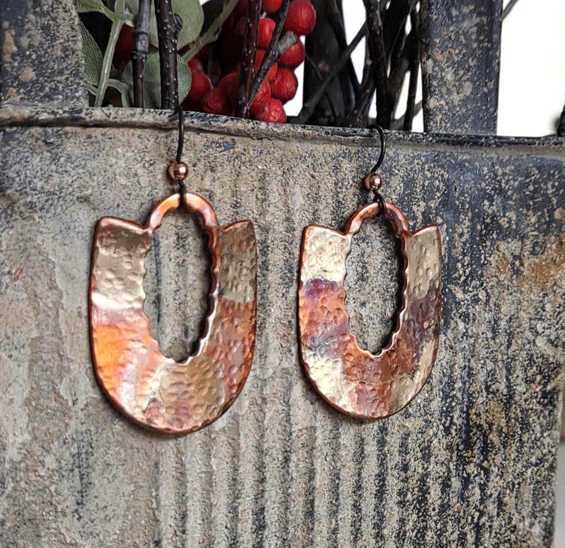 Flame Painted Copper Earrings: Hammered Niobium Earwires 画像 2
