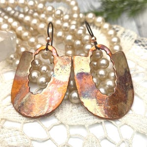 Flame Painted Copper Earrings: Hammered Niobium Earwires 画像 4
