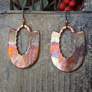 Flame Painted Copper Earrings: Hammered Niobium Earwires 画像 1