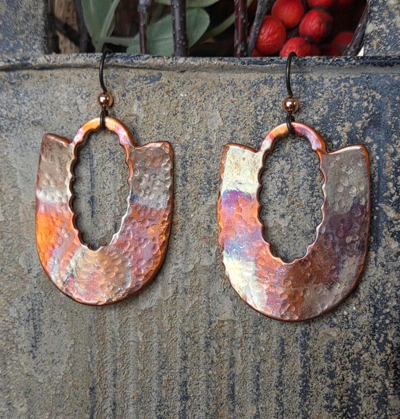 Flame Painted Copper Earrings: Hammered Niobium Earwires 画像 1
