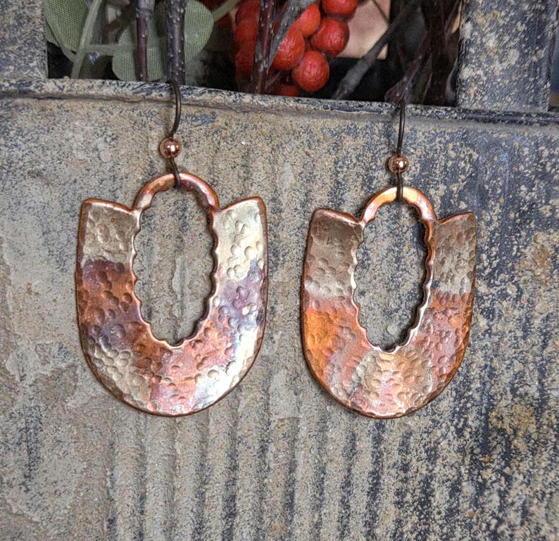 Flame Painted Copper Earrings: Hammered Niobium Earwires 画像 3