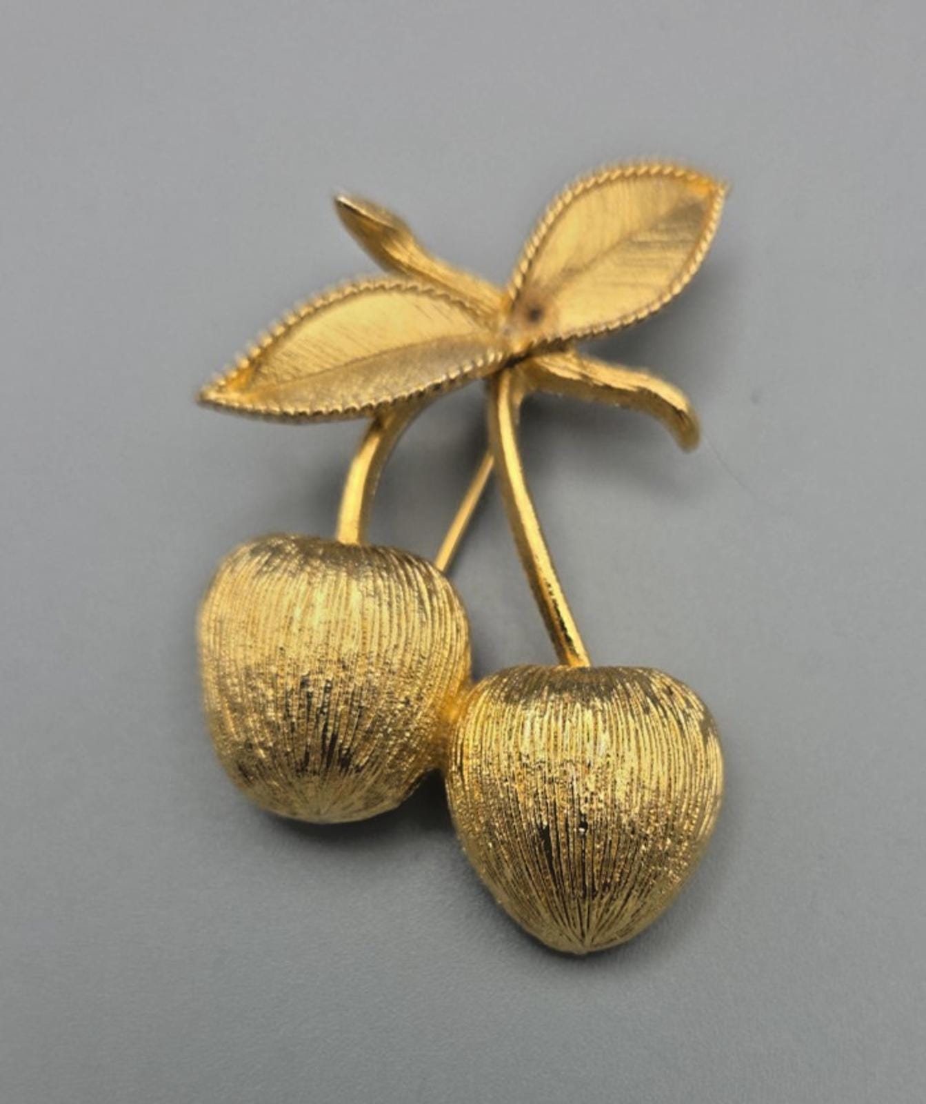 AUSTRIA フルーツ ブローチ アップル③ Austria fruit brooch - Etsy 日本