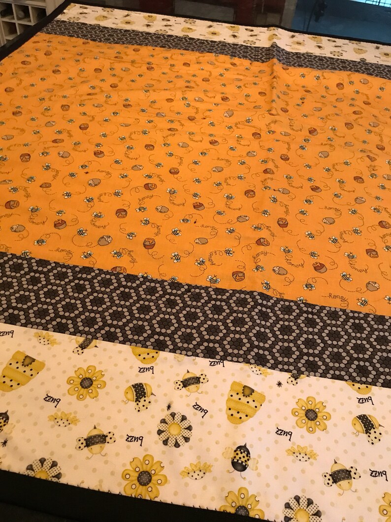 Funny Bumble Bees Quilt