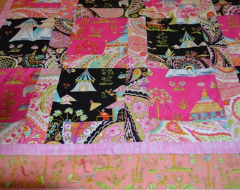 Pagoda In Pink Quilt