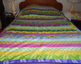 Flower and Bees Striped Quilt