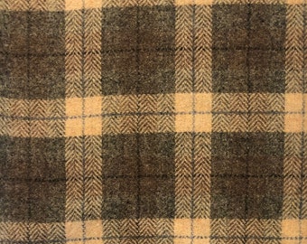 Rebecca Erb Beige Betty Rug Hooking Wool Fabric 1//4 yard 30/" x 18/"