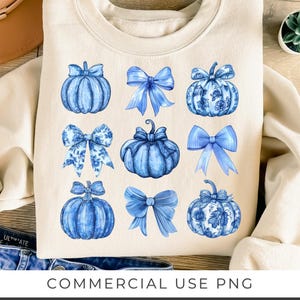 Blauwe pompoen PNG blauwe toile coquette strik preppy college meisje herfstshirt Cottagecore rustieke boerderij instant digitale download grafisch ontwerp