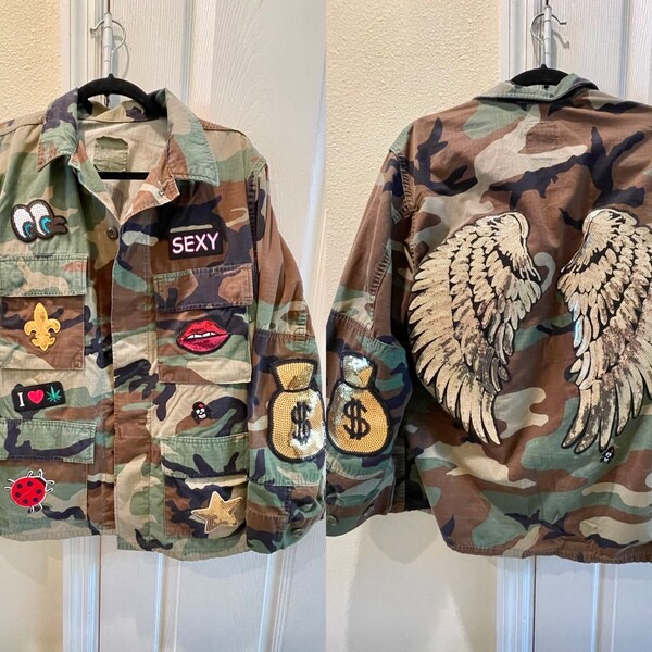 Customized Authentic Vintage Army Jacket customized with patches, Angel Wings Camo Camouflage Woodland with appliqués size small short