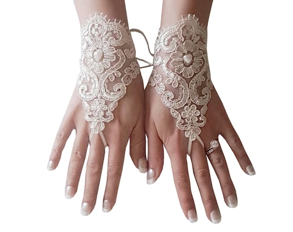 Champagne Bridal gloves, lace wrist, cuff lace, gloves wedding, prom accessory, party gloves, rustic wedding wonderland