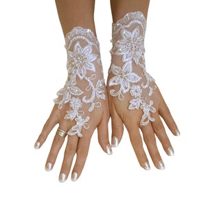 bridal glove, lace wedding glove, fingerless lace,  bridesmaid gift, prom gloves, party gloves, anniversary gloves, costume gloves