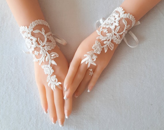 Bridal Glove, ivory, silver-embroidered lace gloves, Fingerless Gloves, bridal cuff, wedding bride, bridal gloves, ivory, silvery