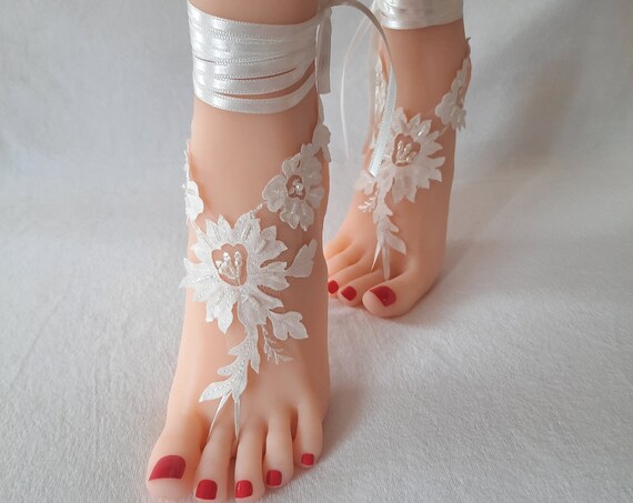 ivory beach wedding barefoot sandals, lace wedding shoes, bridal anklet, boho wedding accesory, wedding foot, foot bracelet, wedding bangle