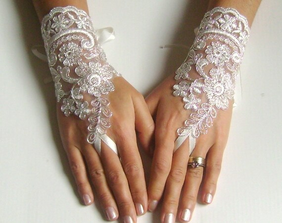 Lace bridal glove ivory glove silver cord wedding gloves for bride, bridetobe, handmade, gift woman