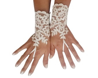 Bridal Gloves, Wedding Gloves, Ivory Lace gloves, Fingerless Gloves, wedding, cuffs, wedding cuffs, bride, bridal gloves, Bridal cuffs