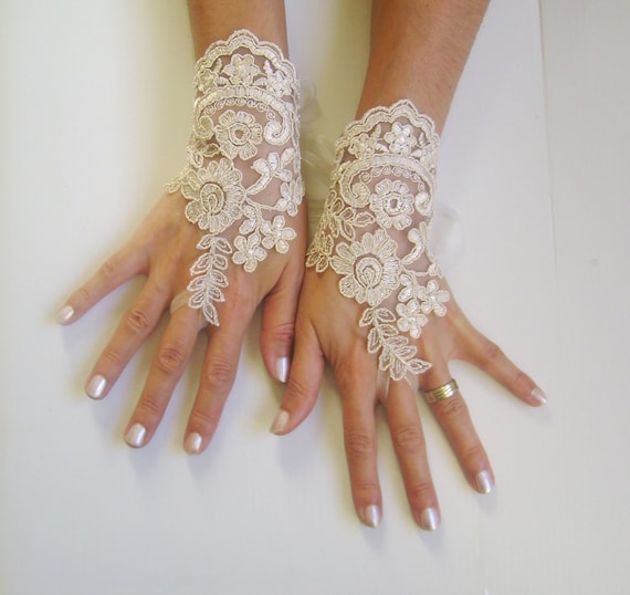 Soft beige gloves wedding bridal prom tea party bridesmaid gift french lace