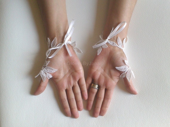 ウェディングアクセサリー GANISONG Bridal Flower Garden Gloves White Lace Butterfly Bridal Gloves, White Long Embroidered Wedding