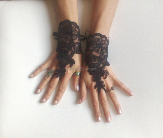 Wedding Gloves, Black lace gloves, Fingerless Gloves, bride, bridal gloves, Steampunk, gothic gloves, Victorian gloves