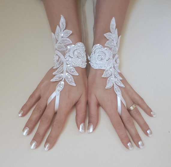 Beaded bridal glove wrist cuff flower rose wedding trend lace gauntlet guantes bridal accessories ivory  cuffs