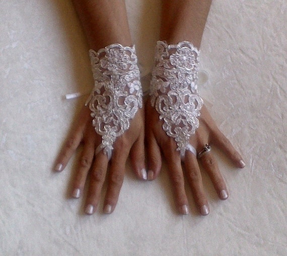 Ivory Wedding gloves bridal gloves lace gloves fingerless gloves ivory gloves guantes french lace silver frame gloves