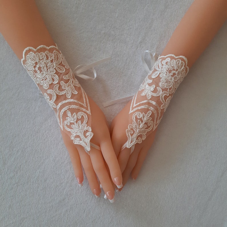 ivory Wedding Gloves, ivory lace gloves, Fingerless Glove, ivory